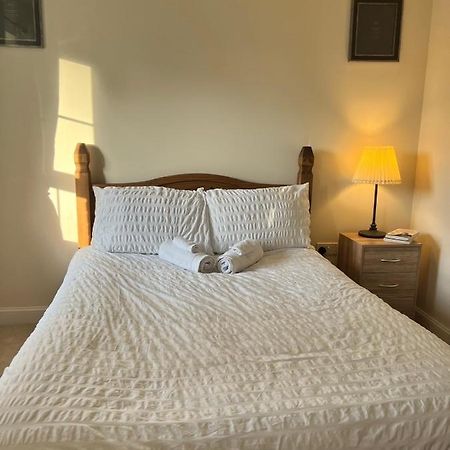 Cosy Double Room With Private Bathroom Homestay Caldecote Экстерьер фото